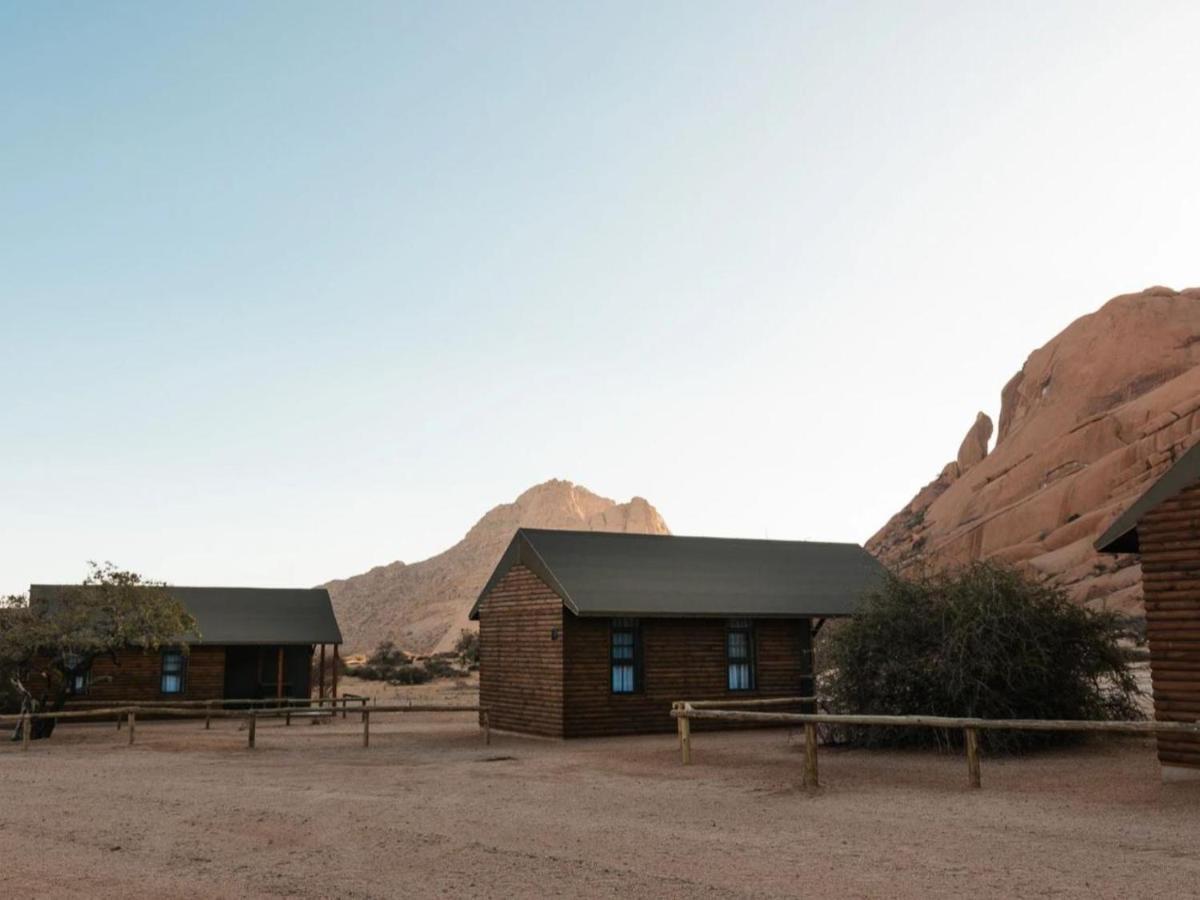 Spitzkoppe Cabin Camp Usakos المظهر الخارجي الصورة